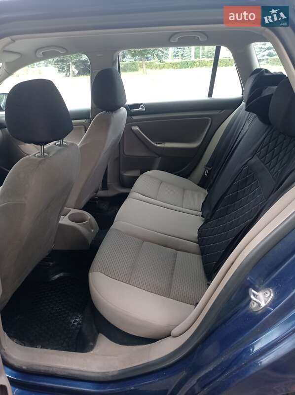 Универсал Volkswagen Golf 2010 в Горишних Плавнях