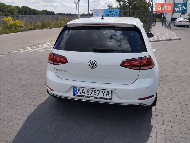 Хетчбек Volkswagen Golf 2019 в Києві