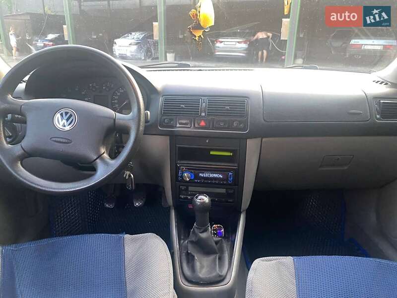 Хетчбек Volkswagen Golf 2000 в Запоріжжі