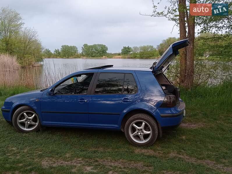 Хэтчбек Volkswagen Golf 1998 в Днепре