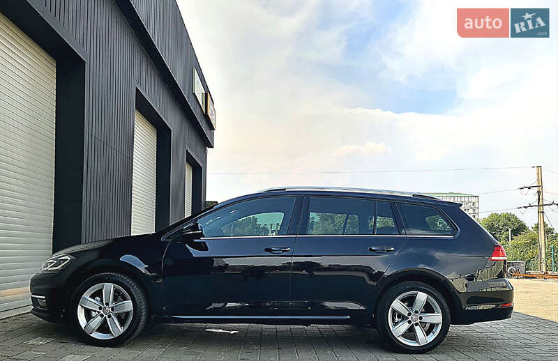 Універсал Volkswagen Golf 2020 в Запоріжжі