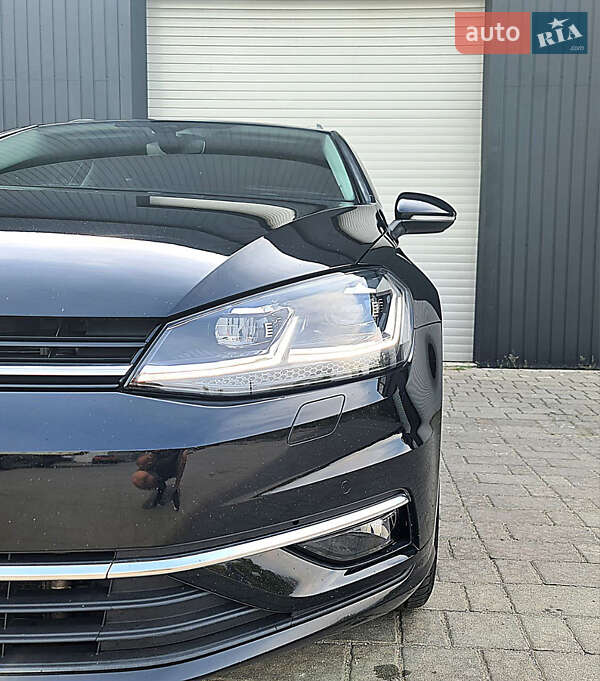 Універсал Volkswagen Golf 2020 в Запоріжжі