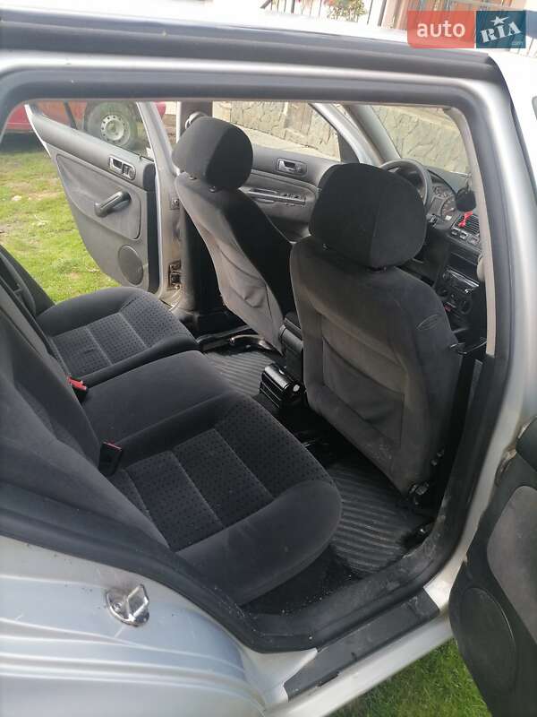 Хетчбек Volkswagen Golf 1999 в Львові