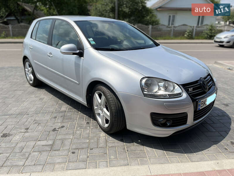 Хэтчбек Volkswagen Golf 2008 в Ровно