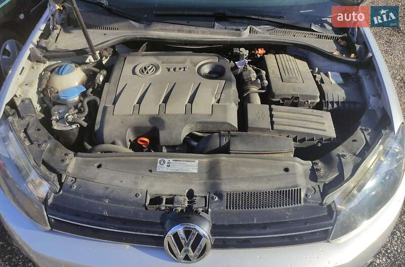 Универсал Volkswagen Golf 2009 в Сумах