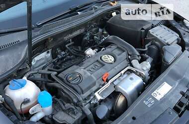 Хэтчбек Volkswagen Golf 2009 в 