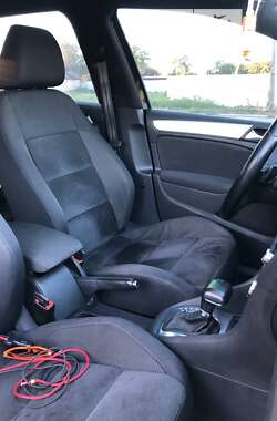 Хэтчбек Volkswagen Golf 2009 в 