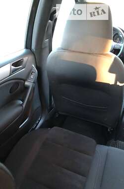 Хэтчбек Volkswagen Golf 2009 в 