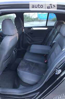 Хэтчбек Volkswagen Golf 2009 в 