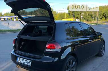 Хэтчбек Volkswagen Golf 2009 в 