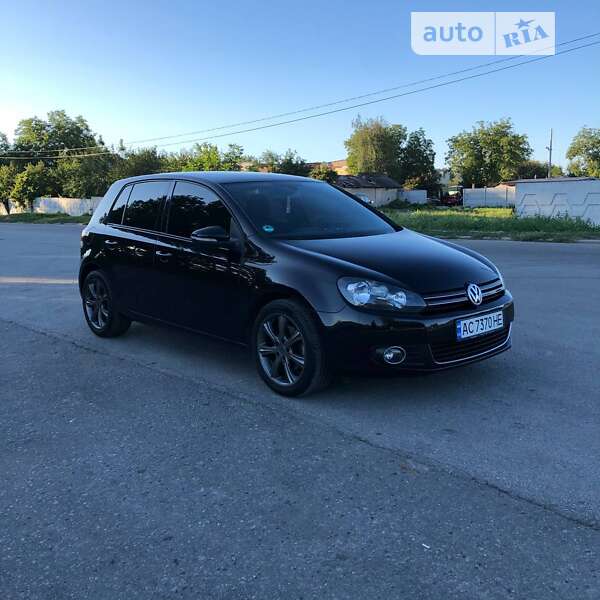 Хэтчбек Volkswagen Golf 2009 в 
