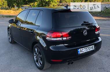 Хэтчбек Volkswagen Golf 2009 в 