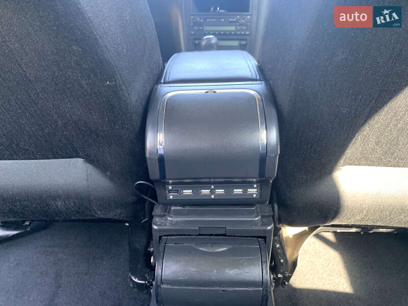 Хэтчбек Volkswagen Golf 2002 в Калуше