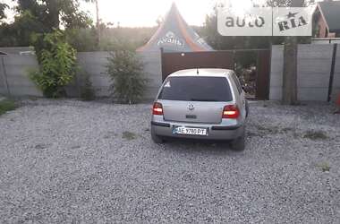 Хетчбек Volkswagen Golf 2002 в Дніпрі