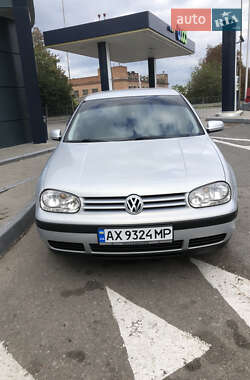 Хэтчбек Volkswagen Golf 1999 в Карловке