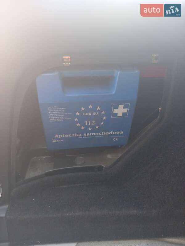 Універсал Volkswagen Golf 2004 в Ємільчиному