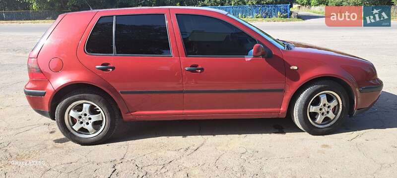 Хетчбек Volkswagen Golf 1998 в Вінниці