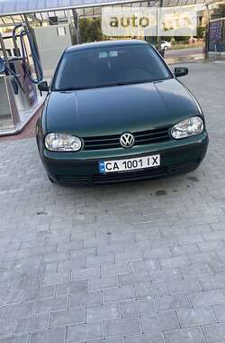 Хетчбек Volkswagen Golf 2003 в 