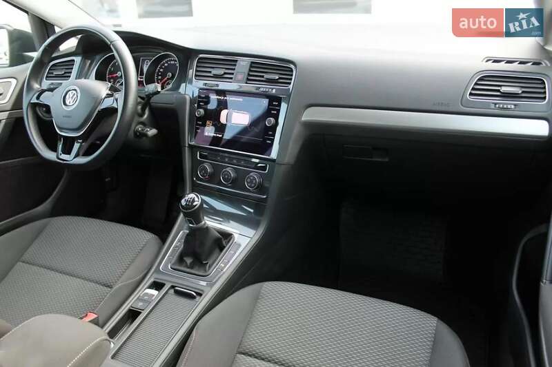 Универсал Volkswagen Golf 2019 в Львове
