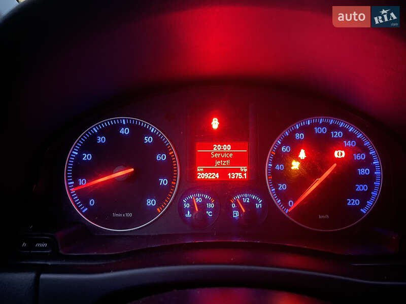 Хетчбек Volkswagen Golf 2005 в Сокалі