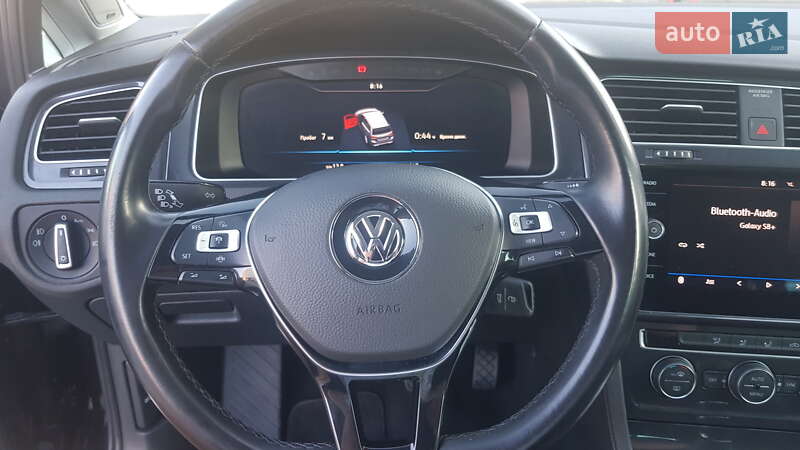 Універсал Volkswagen Golf 2020 в Ужгороді