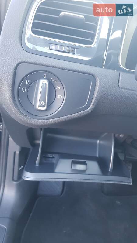 Універсал Volkswagen Golf 2020 в Ужгороді