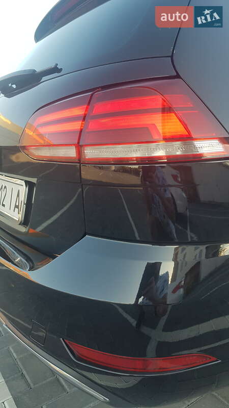 Універсал Volkswagen Golf 2020 в Ужгороді