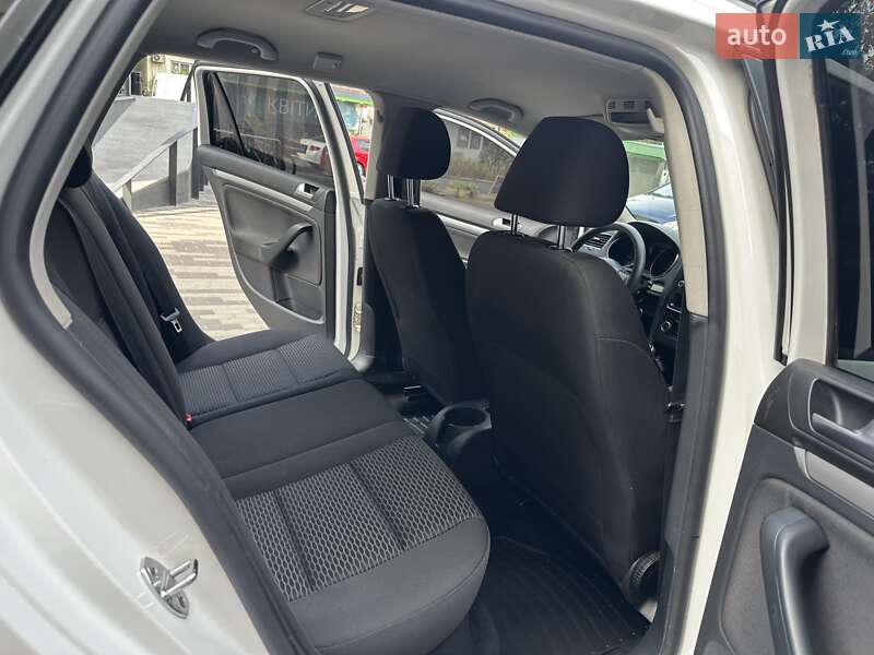 Універсал Volkswagen Golf 2013 в Києві