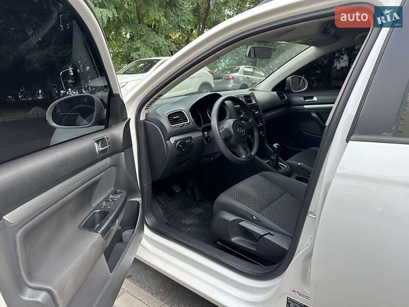 Універсал Volkswagen Golf 2013 в Києві