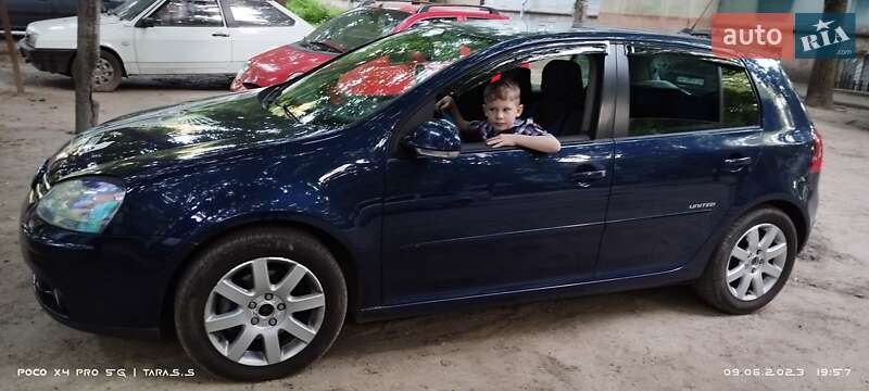 Хэтчбек Volkswagen Golf 2008 в Запорожье