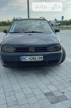 Універсал Volkswagen Golf 2001 в Пустомитах