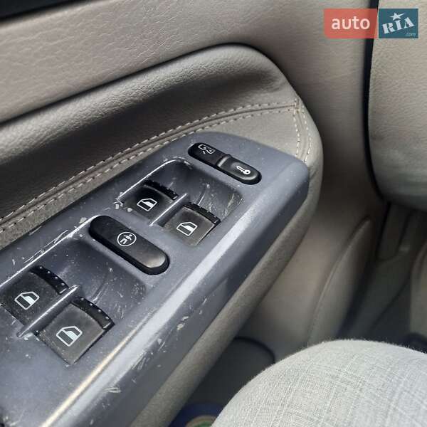 Універсал Volkswagen Golf 2000 в Києві