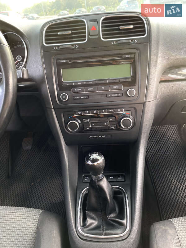 Универсал Volkswagen Golf 2009 в Сумах