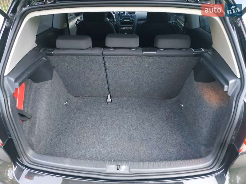 Хетчбек Volkswagen Golf 2009 в Харкові