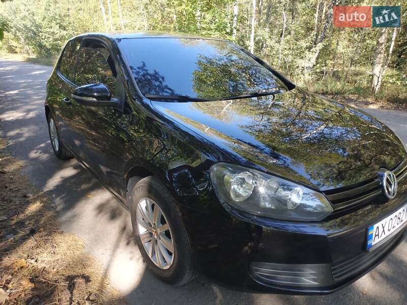 Хетчбек Volkswagen Golf 2009 в Харкові