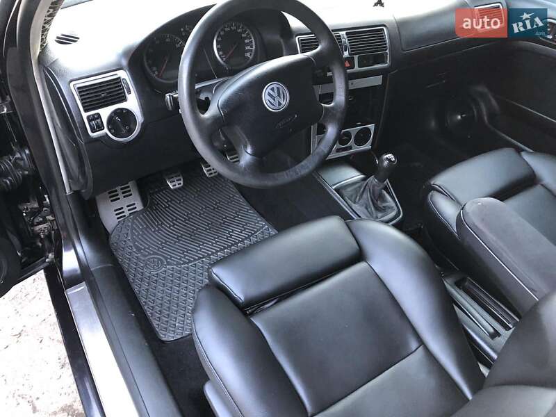 Хетчбек Volkswagen Golf 2002 в Білій Церкві