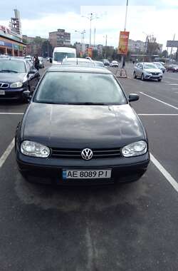 Хэтчбек Volkswagen Golf 2001 в Кривом Роге