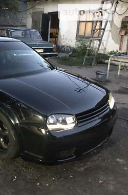 Хэтчбек Volkswagen Golf 2002 в Белой Церкви