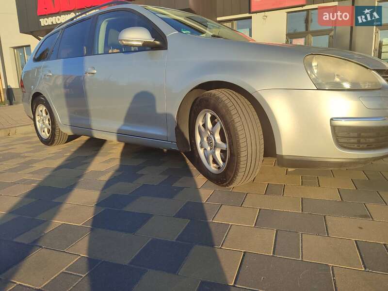 Универсал Volkswagen Golf 2009 в Владимире