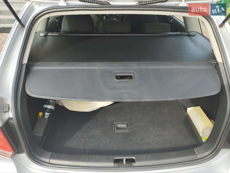 Універсал Volkswagen Golf 2010 в Житомирі