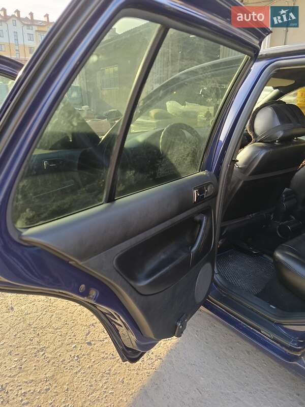 Хетчбек Volkswagen Golf 2002 в Івано-Франківську