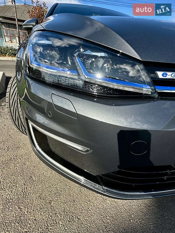 Хетчбек Volkswagen Golf 2017 в Умані