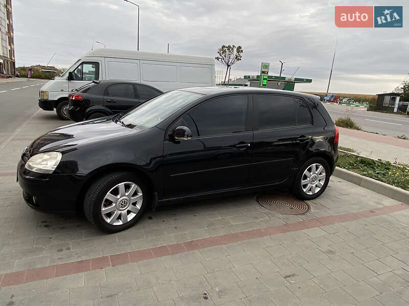 Хэтчбек Volkswagen Golf 2006 в Тернополе