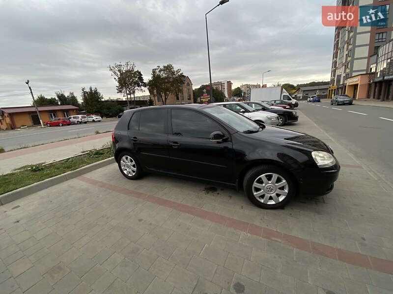 Хэтчбек Volkswagen Golf 2006 в Тернополе