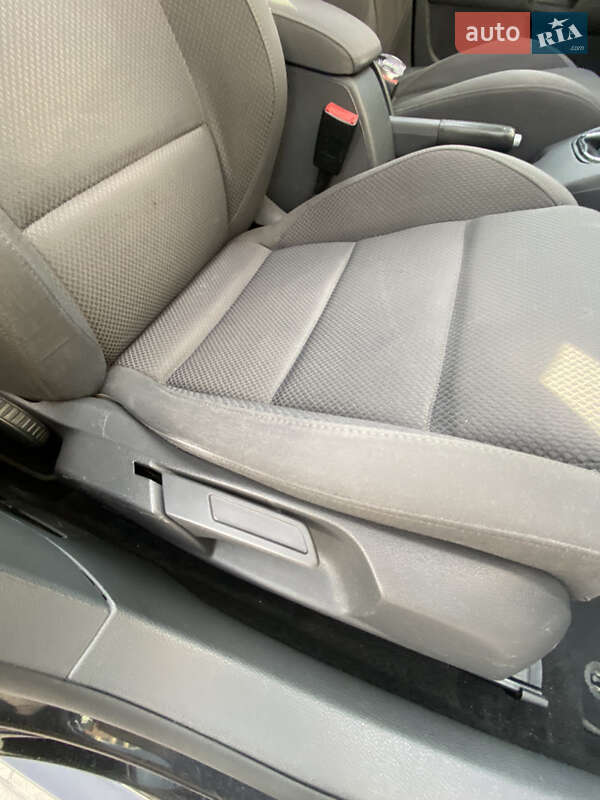 Хэтчбек Volkswagen Golf 2006 в Тернополе