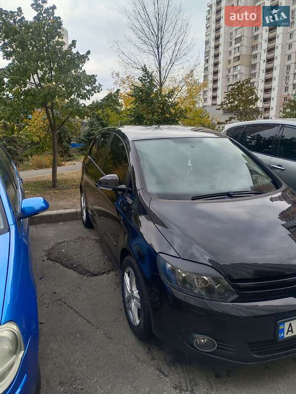 Хэтчбек Volkswagen Golf 2012 в Киеве