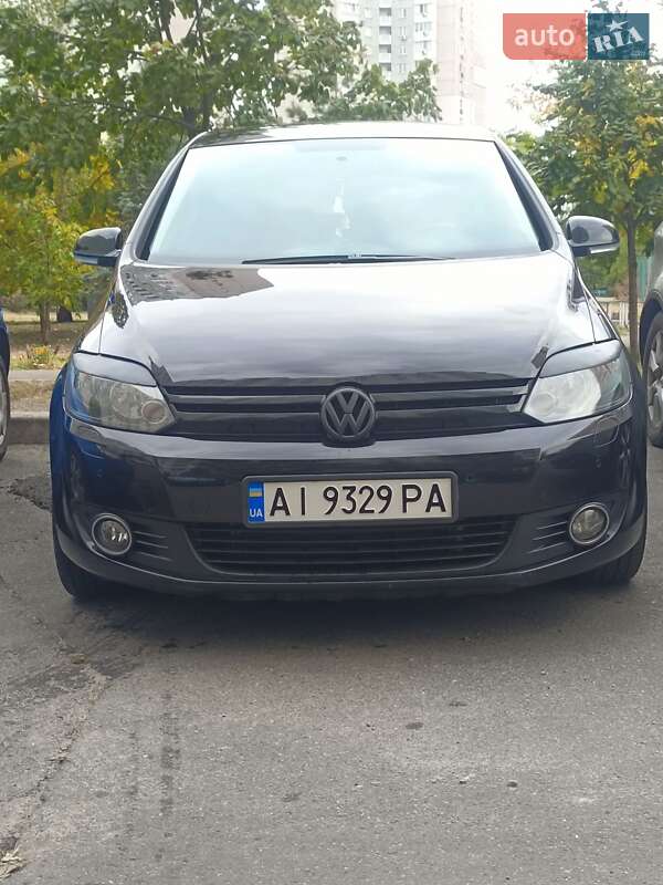 Хэтчбек Volkswagen Golf 2012 в Киеве