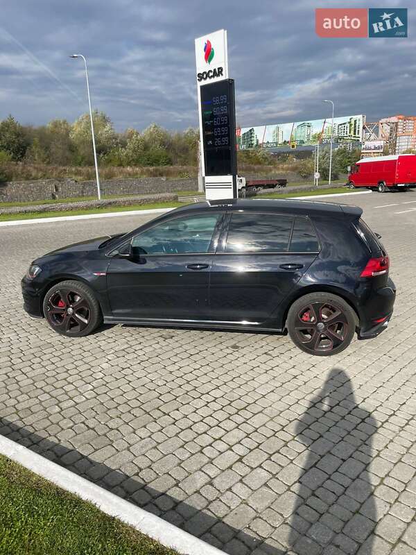 Хэтчбек Volkswagen Golf 2013 в Львове