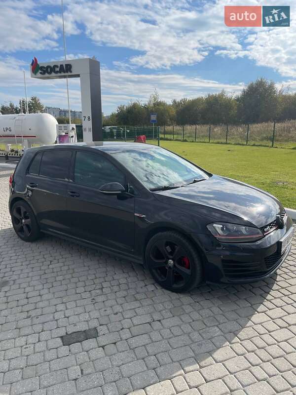 Хэтчбек Volkswagen Golf 2013 в Львове