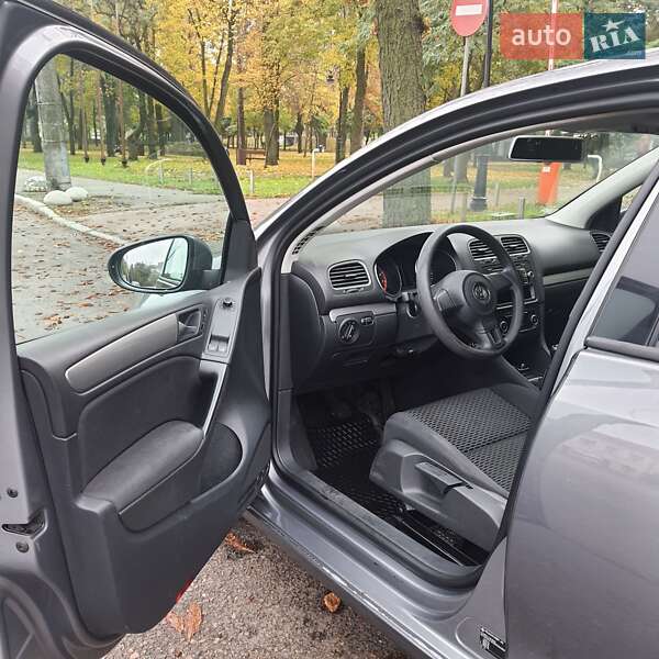 Хэтчбек Volkswagen Golf 2012 в Киеве